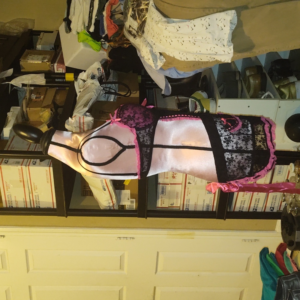 Lingerie - Picture 6 of 6